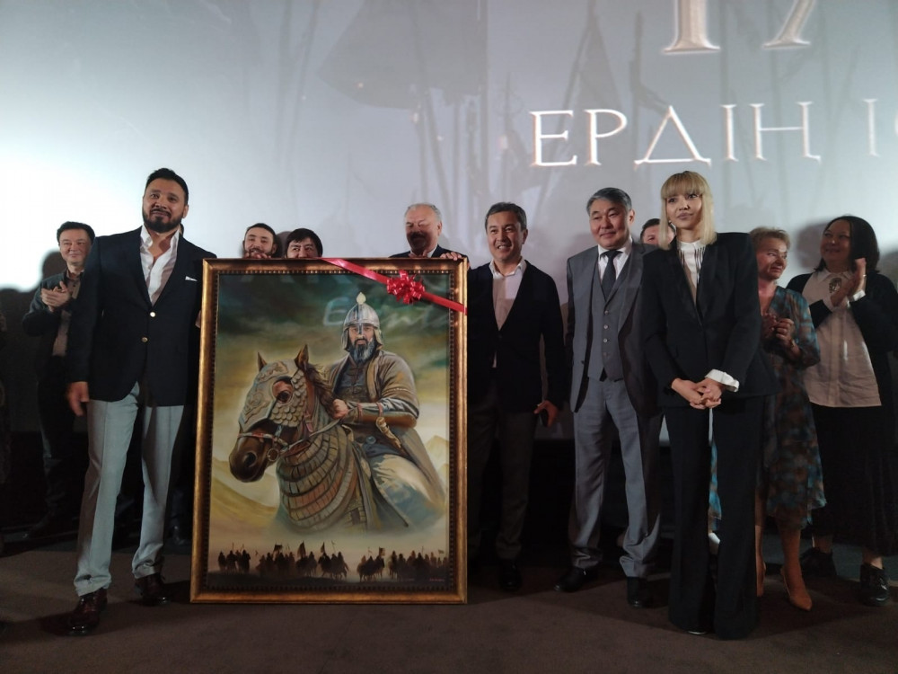 Жұмыс үстеліне арналған сексуалды жапон қыздары